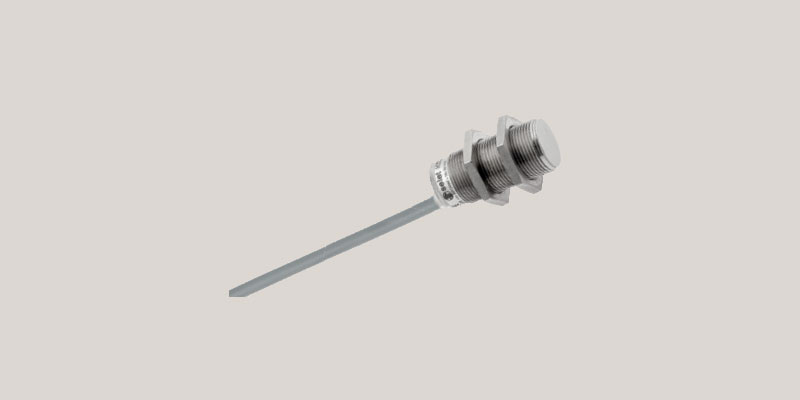 Sensori capacitivi metallici filettati corti