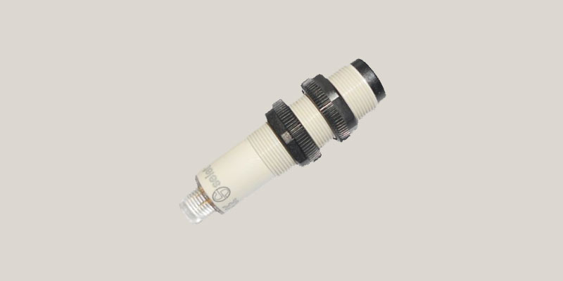 Sensori fotoelettrici serie M18 in plastica e metallo